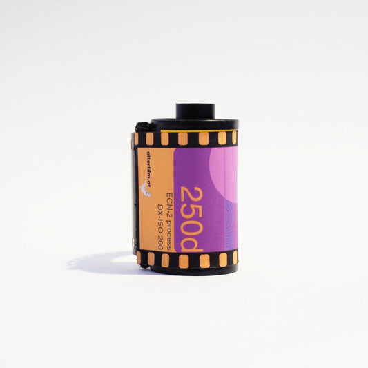 Otterfilm 250D 135-36exp (Kodak Vision3 250D)